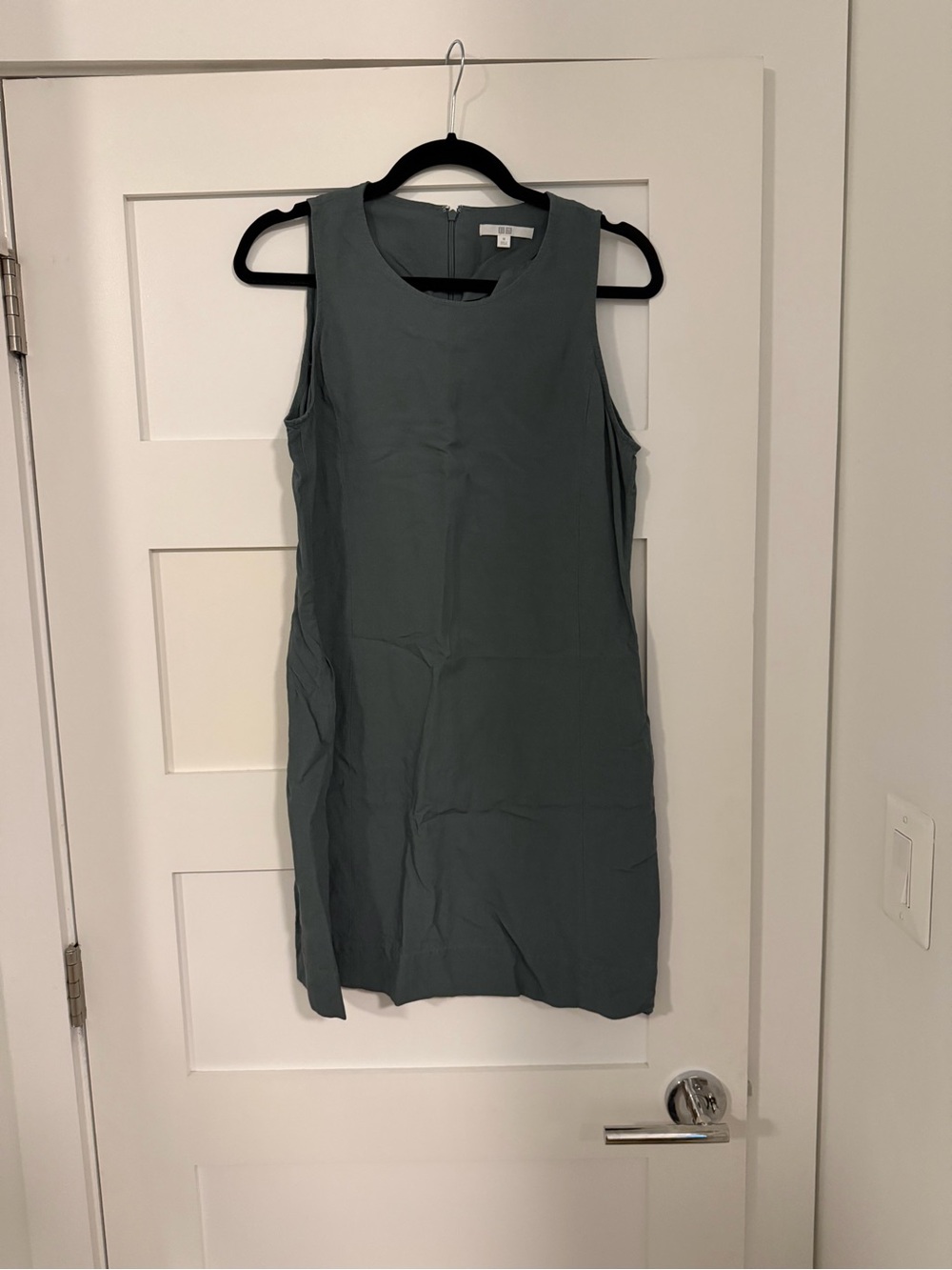 Uniqlo Sleeveless Shift Dress in Olive Green